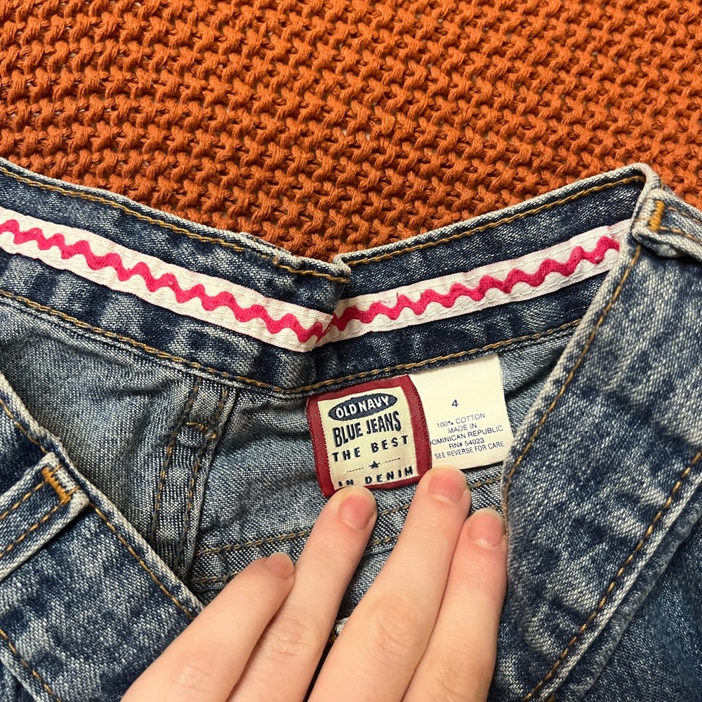 Old Navy Blue Jean Shorts with Floral Embroidery - Picture 3 of 3